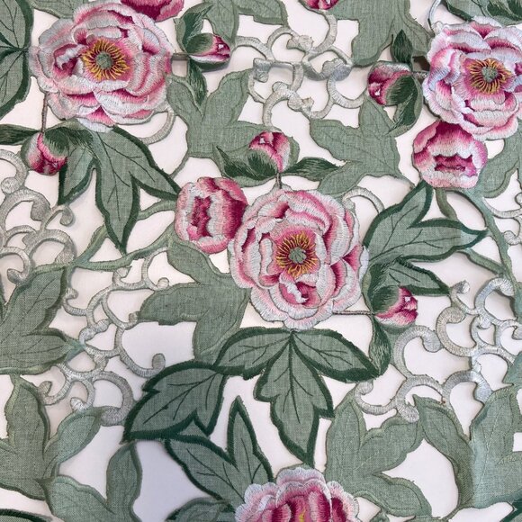 Floral Embroidered Table cloth Topper With Pink Roses & Green Leaves cutwork - Picture 4 of 8